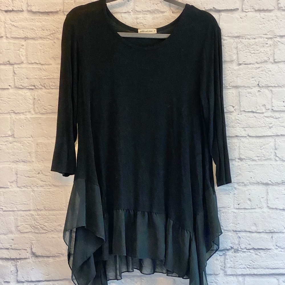 ANTHROPOLOGIE PEBBLE & STONE TOP WITH SHEER RUFFLE HEM - M